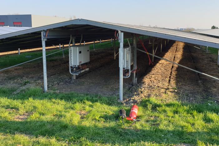 Brand in transformatoren zonnepanelenveld LontZon