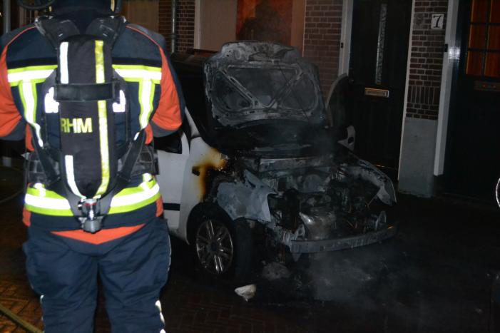 Auto verwoest door brand