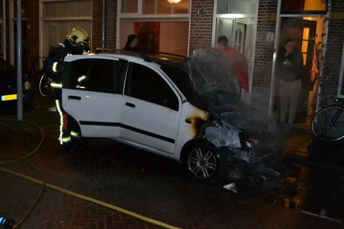 Auto verwoest door brand