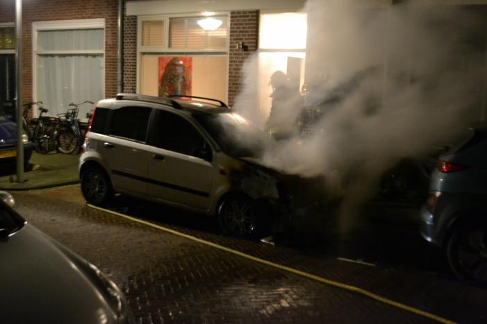Auto verwoest door brand