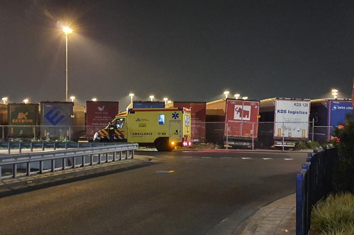 Bak met inhoud vliegt in brand bij KFC