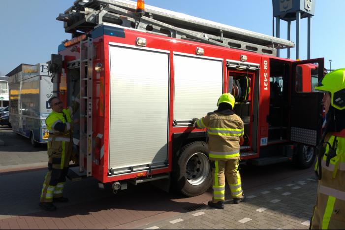 Worstenbroodjes vatten vlam in oven Trekpleister