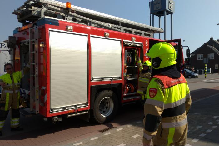 Worstenbroodjes vatten vlam in oven Trekpleister