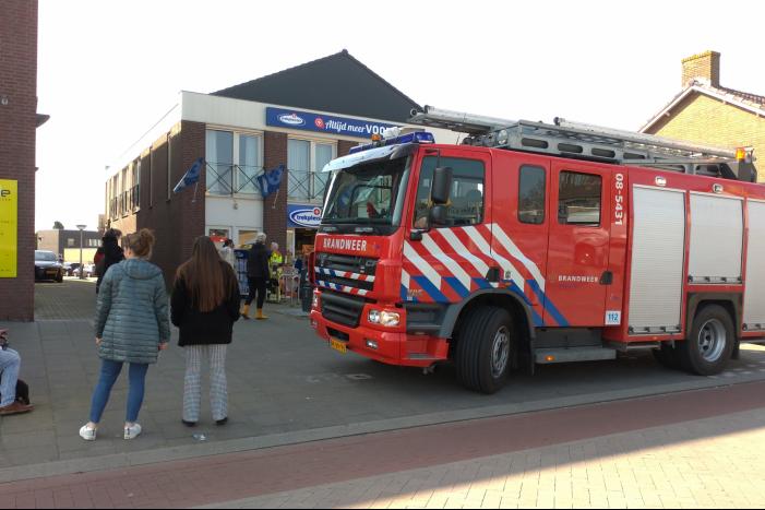 Worstenbroodjes vatten vlam in oven Trekpleister