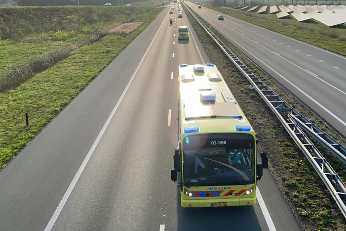 Opnieuw coronapatiënten vervoerd per ambulancebus