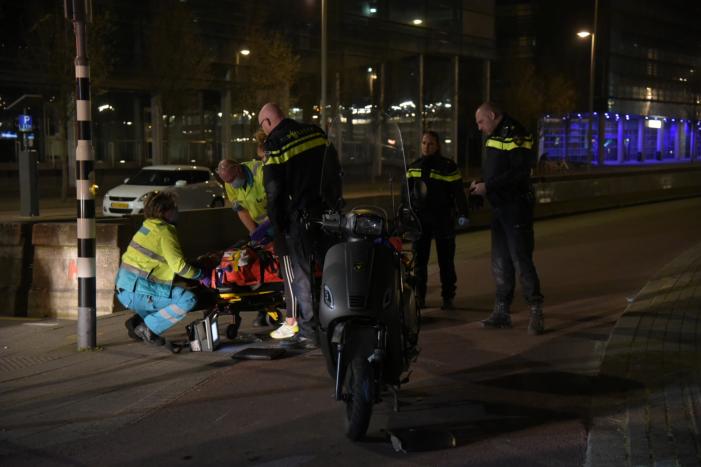 Scooterrijdster raakt zwaargewond bij eenzijdig ongeval