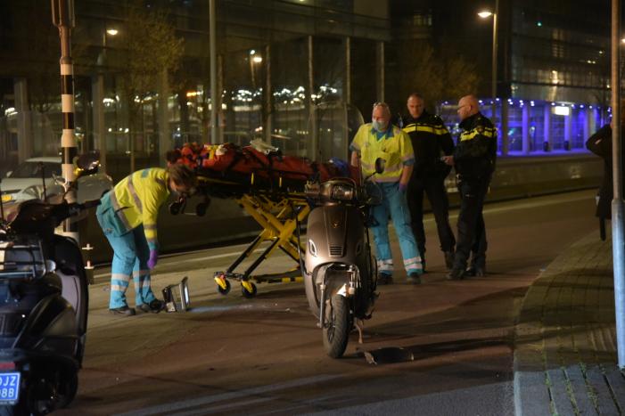 Scooterrijdster raakt zwaargewond bij eenzijdig ongeval