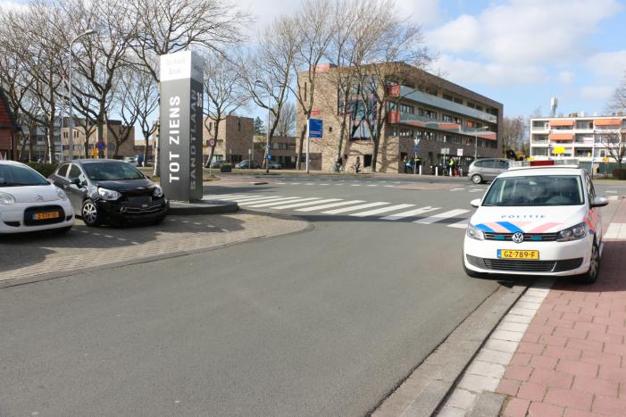 Motorrijder gewond na botsing met auto