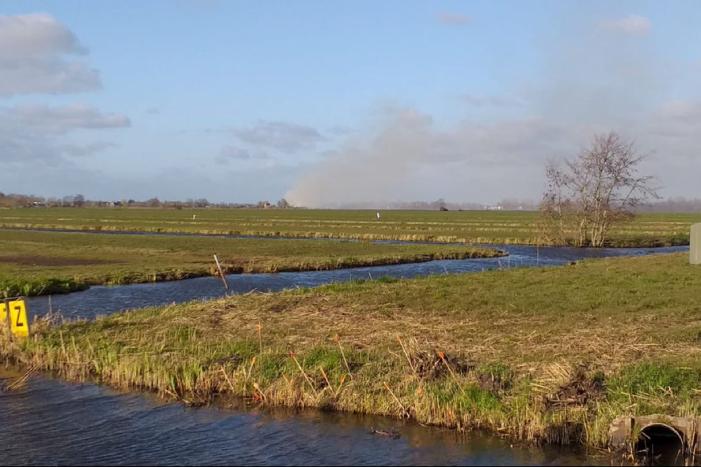 Woning met rieten kap gaat in vlammen op