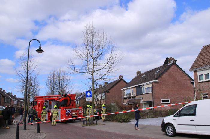 Deel van dakkapel losgewaaid