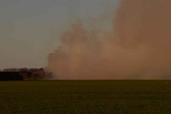 Flinke rookontwikkeling bij brand in composthoop