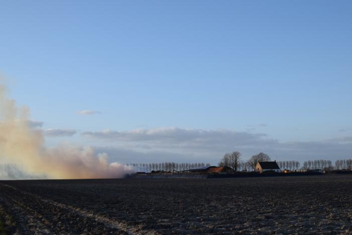 Flinke rookontwikkeling bij brand in composthoop