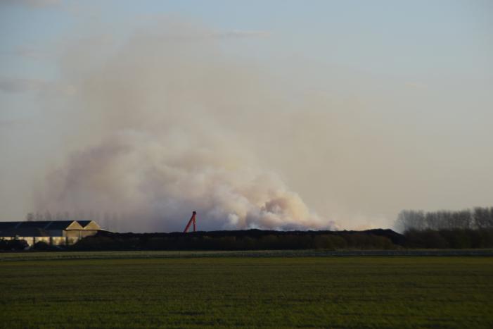 Flinke rookontwikkeling bij brand in composthoop