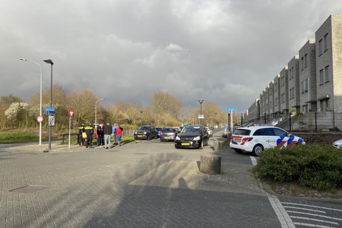 Aanrijding tussen bestelscooter en personenauto