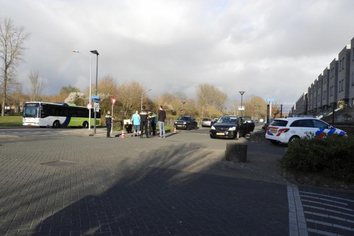 Aanrijding tussen bestelscooter en personenauto