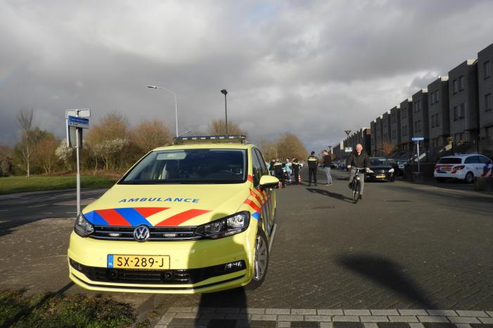 Aanrijding tussen bestelscooter en personenauto