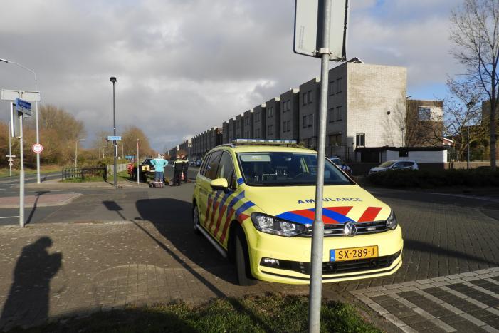 Aanrijding tussen bestelscooter en personenauto