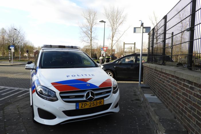 Aanrijding tussen bestelscooter en personenauto