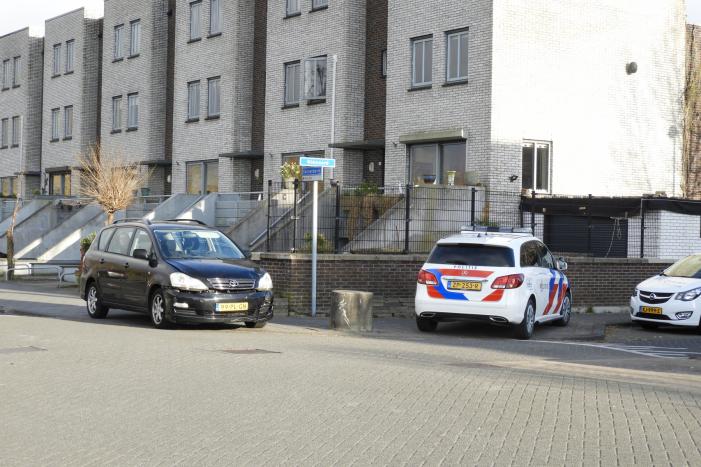 Aanrijding tussen bestelscooter en personenauto