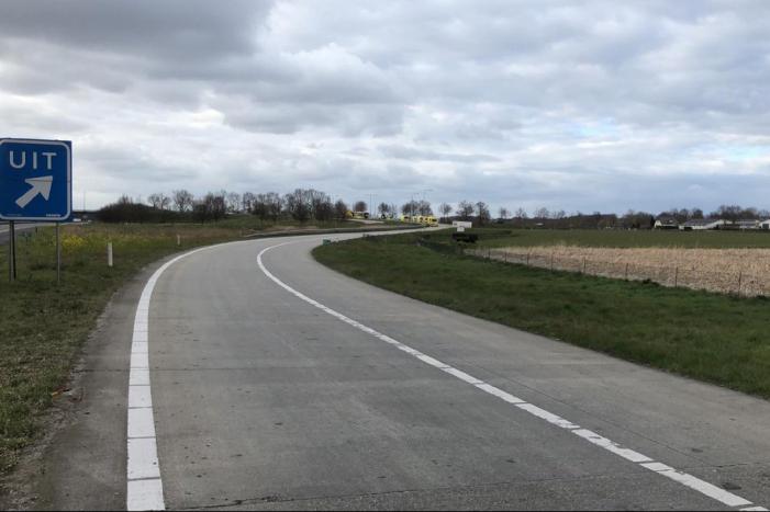 IC-ambulancebus met coronapatiënten strandt