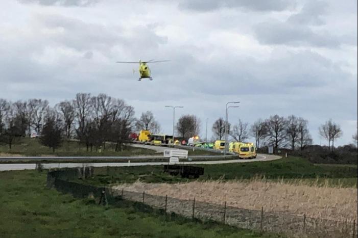 IC-ambulancebus met coronapatiënten strandt