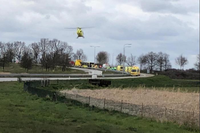 IC-ambulancebus met coronapatiënten strandt