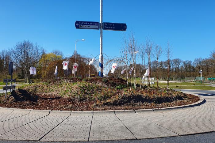 Rotonde versierd met hartjes-shirts