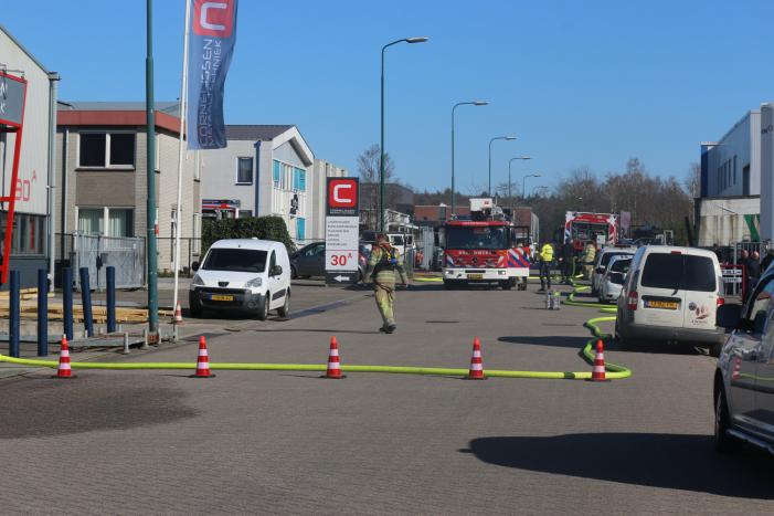 Brand in bedrijfspand Snijcon op industrieterrein Remmerden
