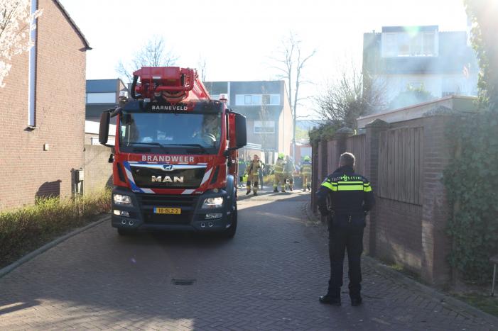 Veel rook bij schoorsteenbrand