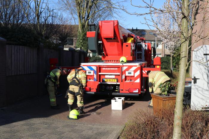 Veel rook bij schoorsteenbrand