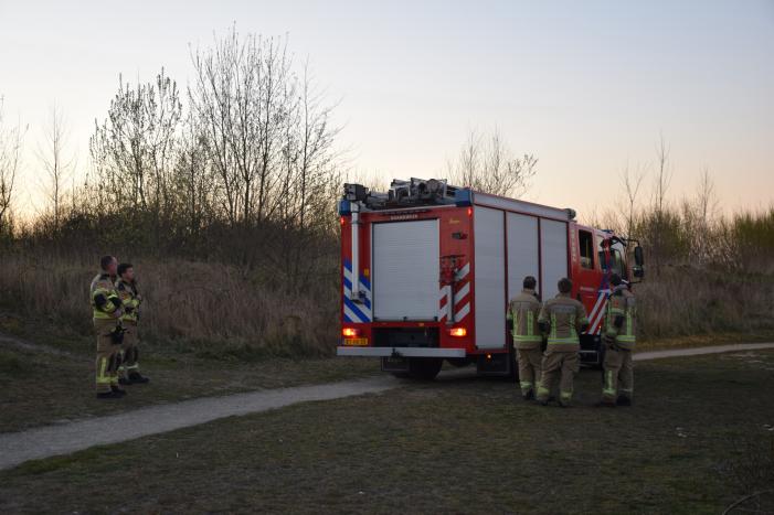 Stuk duingebied langs kust in brand