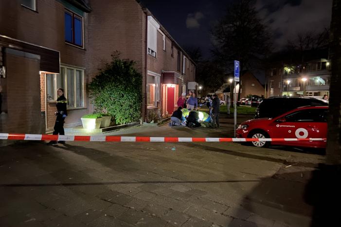 #Rotterdam Zwaargewonde na steekpartij Kopenhagenstraat Rotterdam.