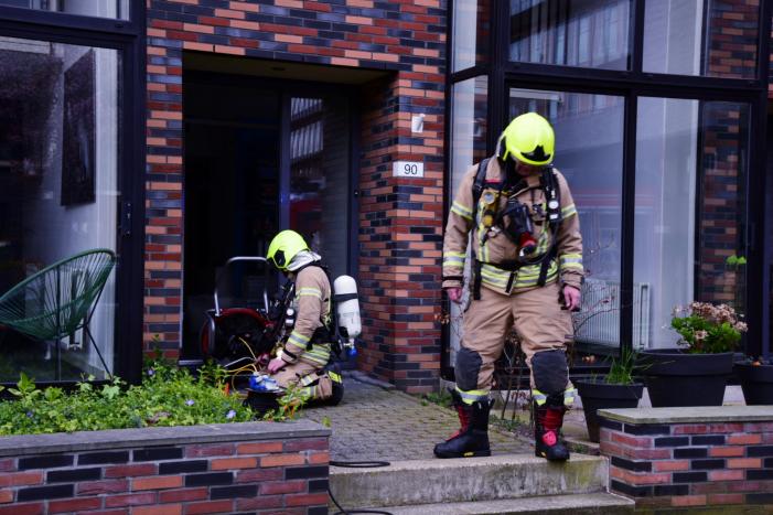 Meerdere voertuigen in brand in parkeergarage