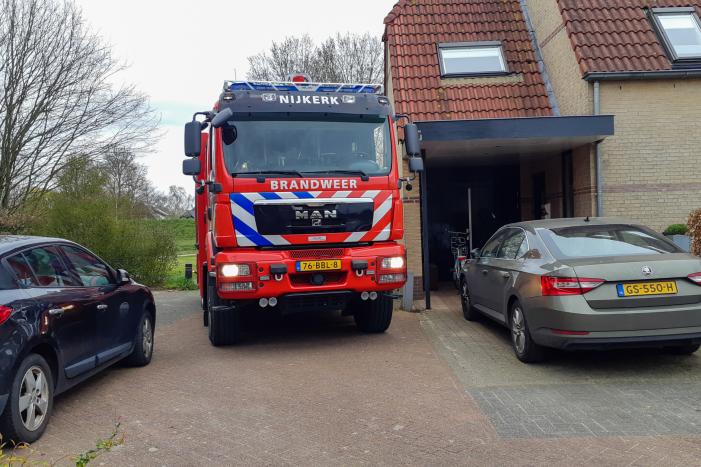 Man gewond bij brand in woning