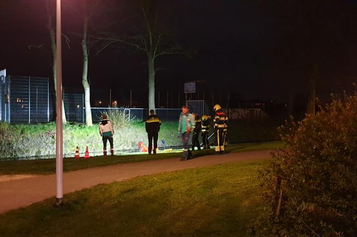 Fietslamp in sloot zorgt voor massale inzet hulpdiensten