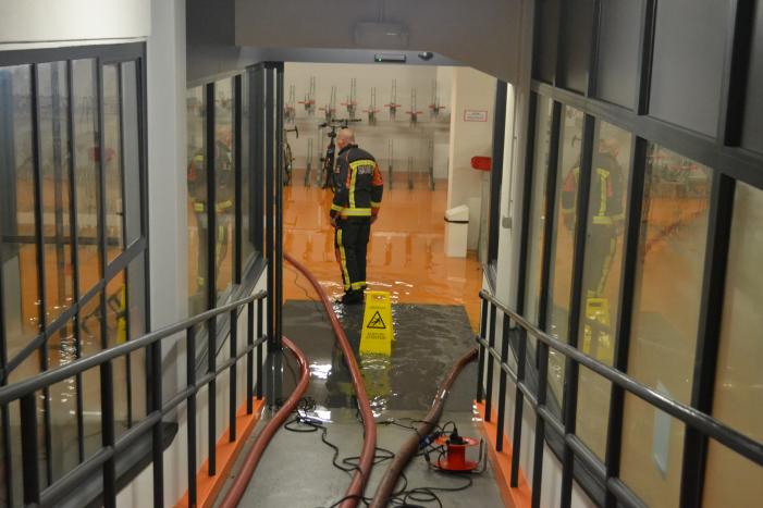 Sprinklerinstallatie oude Hudson Bay gebouw gaat af