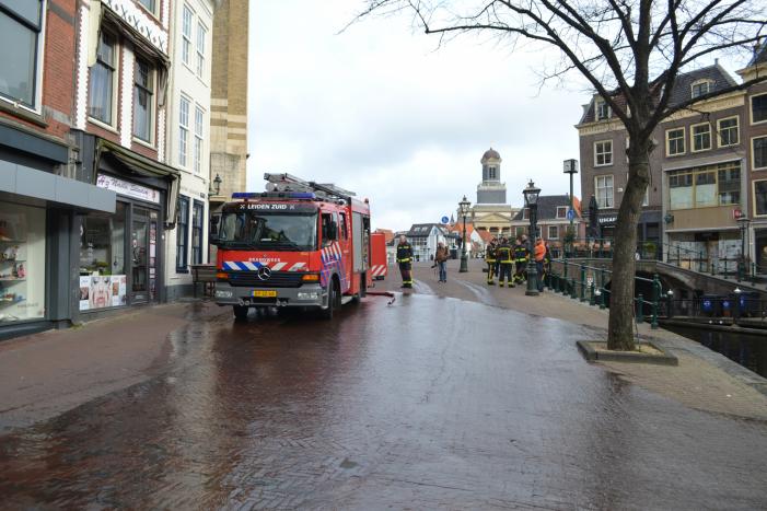 Sprinklerinstallatie oude Hudson Bay gebouw gaat af