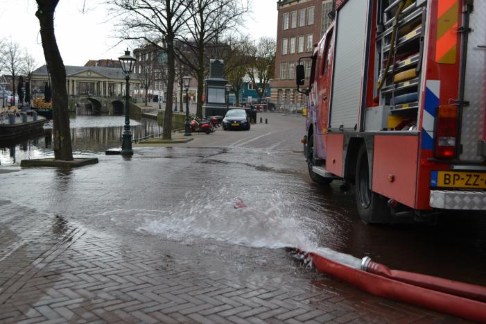 Sprinklerinstallatie oude Hudson Bay gebouw gaat af