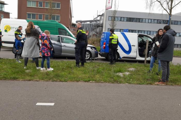 Kinderen gewond bij kop-staart aanrijding