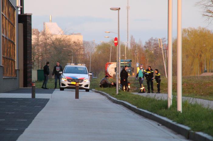 Man ernstig gewond na val met Tomos-brommer