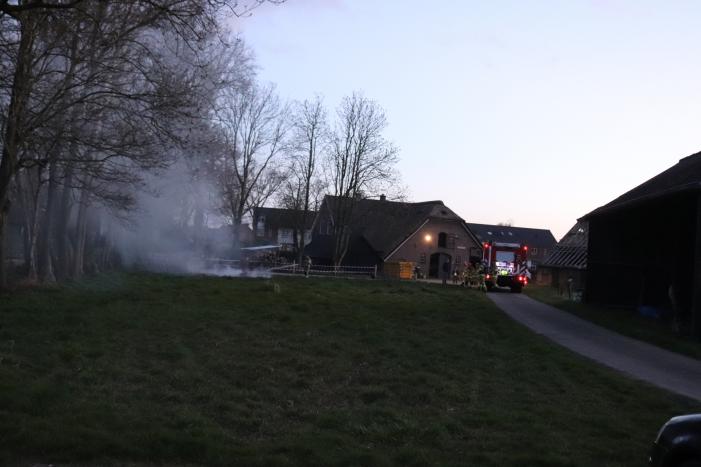 Veel rook bij brand in afvalhoop