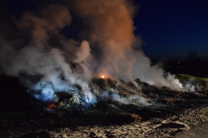Veel rookontwikkeling bij brand in hooibalen