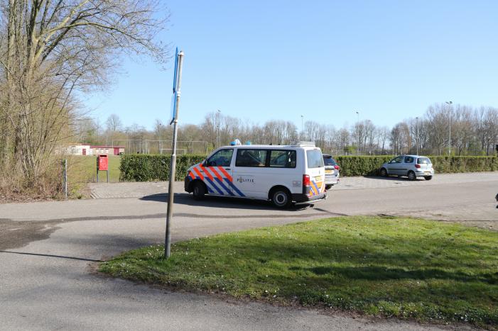 Auto op mysterieuze wijze te water geraakt