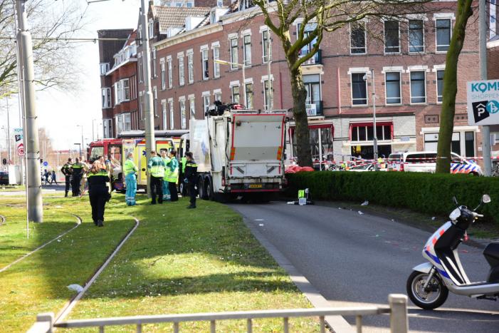 Vrouw (85) overleden na aanrijding met vuilniswagen