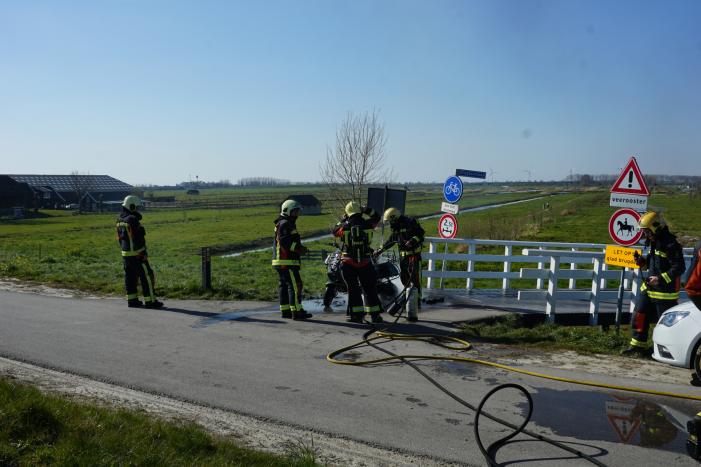 Scooter vliegt spontaan in brand