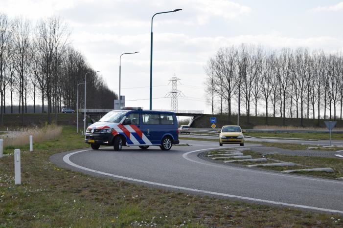 Motorrijder gaat onderuit en raakt gewond