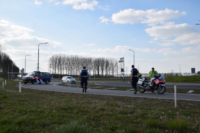 Motorrijder gaat onderuit en raakt gewond