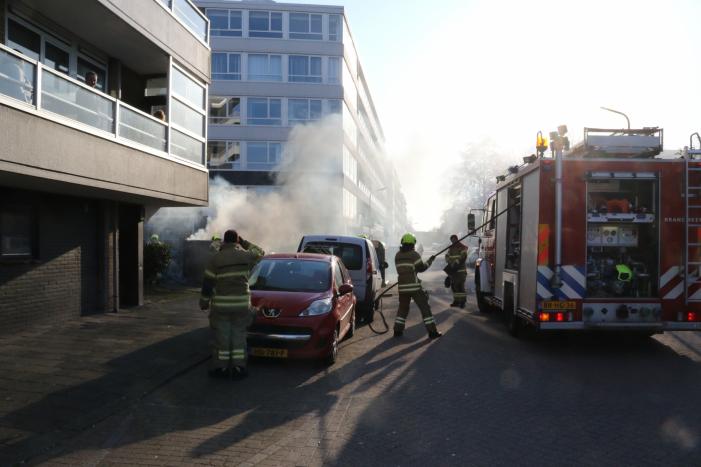 Veel rook bij brand in container