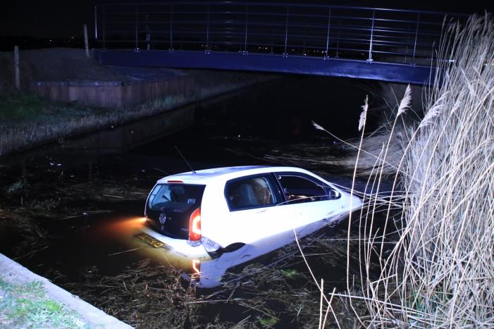 Auto te water geraakt