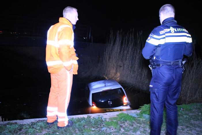 Auto te water geraakt